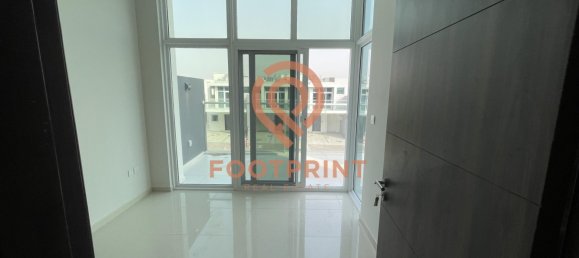 5 bedrooms Townhouse in Dubai, UAE No. 24484 9