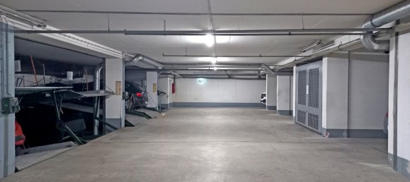 Parking à Munich, Germany No. 212280 8