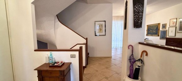 9 bedrooms House in Reggio Emilia, Italy No. 315909 7