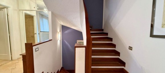 9 bedrooms House in Reggio Emilia, Italy No. 315909 8