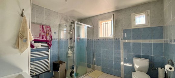 Casa de 4 dormitorios en Dreux, France No. 251771 9