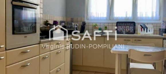 3 bedrooms Apartment in Longwy, France No. 70120 4