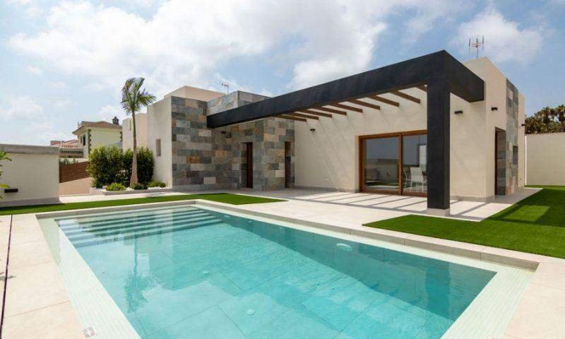 3 bedrooms Villa in Torrevieja, Spain No. 286635