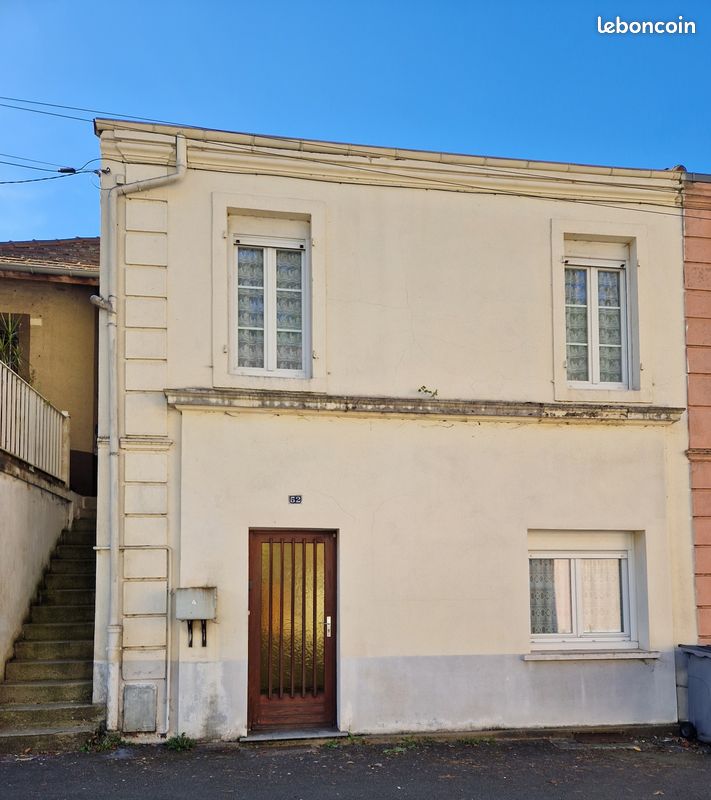 3 bedrooms House in Le Creusot, France No. 339701