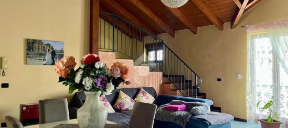 3 bedrooms Apartment in Quarto, Italy No. 359244 8