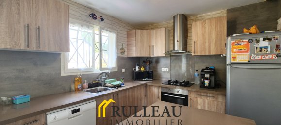 4 bedrooms House in Saint-Yzan-de-Soudiac, France No. 357981 3