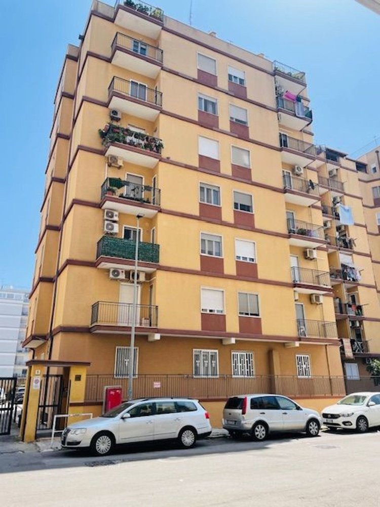 4 rooms Apartment in Brindisi, Italy No. 298729