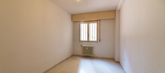 Apartamento de 3 dormitorios en Valladolid, Spain No. 171446 13