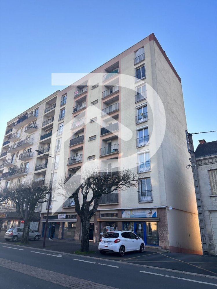 3 chambres Appartement à Châteauroux, France No. 78419