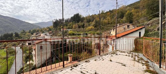 2 bedrooms House in Rezzo, Italy No. 130481 19