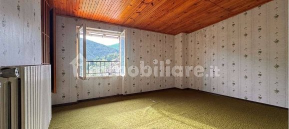 2 bedrooms House in Rezzo, Italy No. 130481 10