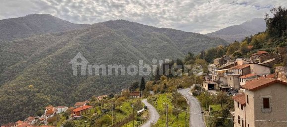 2 bedrooms House in Rezzo, Italy No. 130481 14