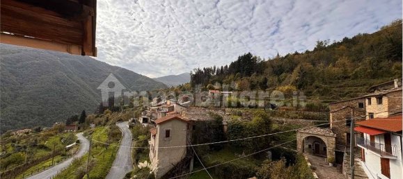 2 bedrooms House in Rezzo, Italy No. 130481 21