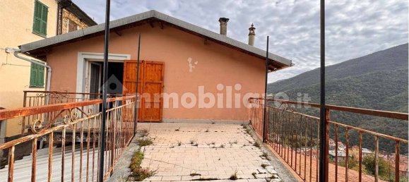 2 bedrooms House in Rezzo, Italy No. 130481 22