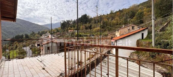 2 bedrooms House in Rezzo, Italy No. 130481 20