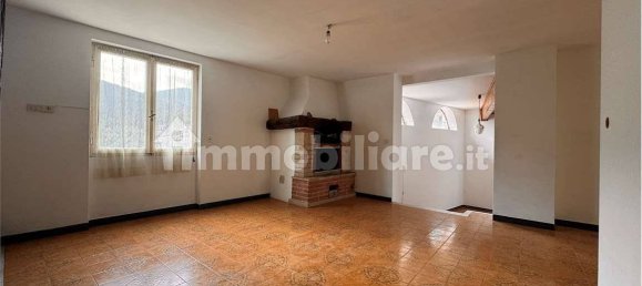 2 bedrooms House in Rezzo, Italy No. 130481 4