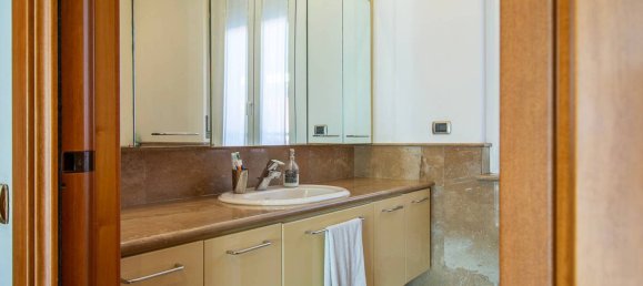 2-salle Propriété commerciale à Magnago, Italy No. 110261 46