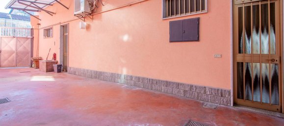 2-salle Propriété commerciale à Magnago, Italy No. 110261 11