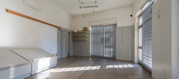 2-salle Propriété commerciale à Magnago, Italy No. 110261 5