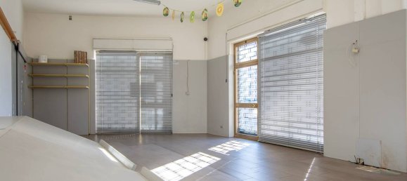 2-salle Propriété commerciale à Magnago, Italy No. 110261 6