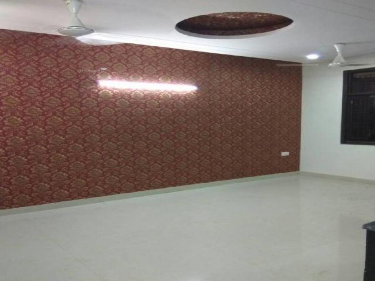 Estudio en Noida, India No. 8758