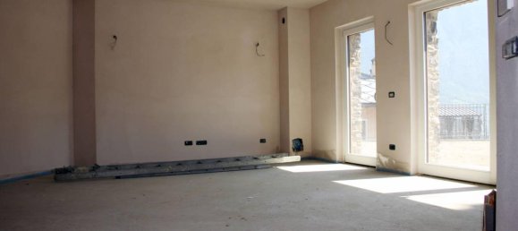 5 rooms House in Quart, Italy No. 109668 10