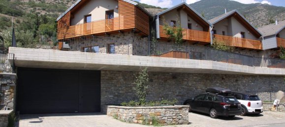 5 rooms House in Quart, Italy No. 109668 2