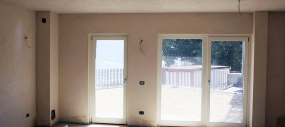 5 rooms House in Quart, Italy No. 109668 9