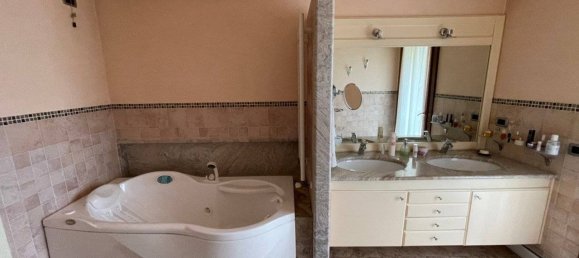 4 bedrooms Villa in Vicenza, Italy No. 322701 3