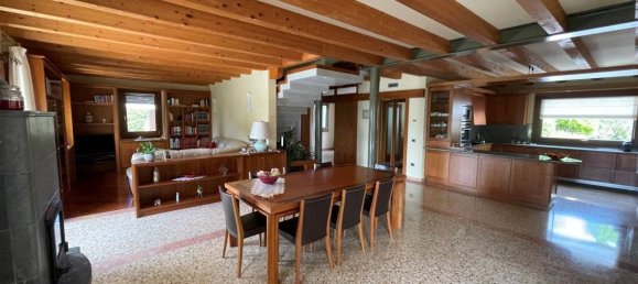 4 bedrooms Villa in Vicenza, Italy No. 322701 13