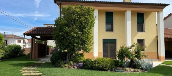 4 bedrooms Villa in Vicenza, Italy No. 322701 7