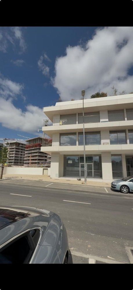 138m² Commercial property in Oeiras, Portugal No. 311408