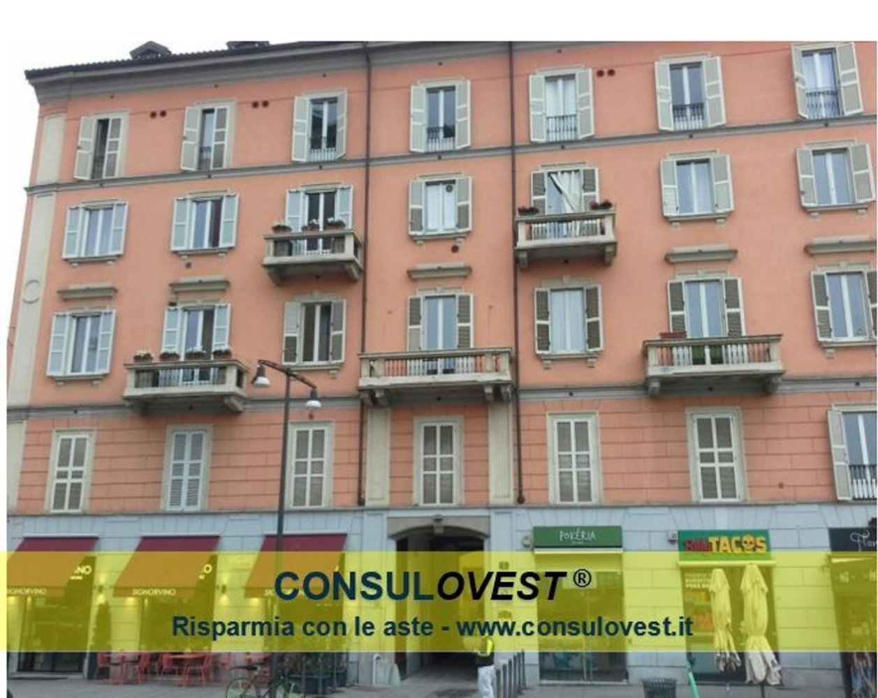 2-salle Appartement à Milan, Italy No. 239084