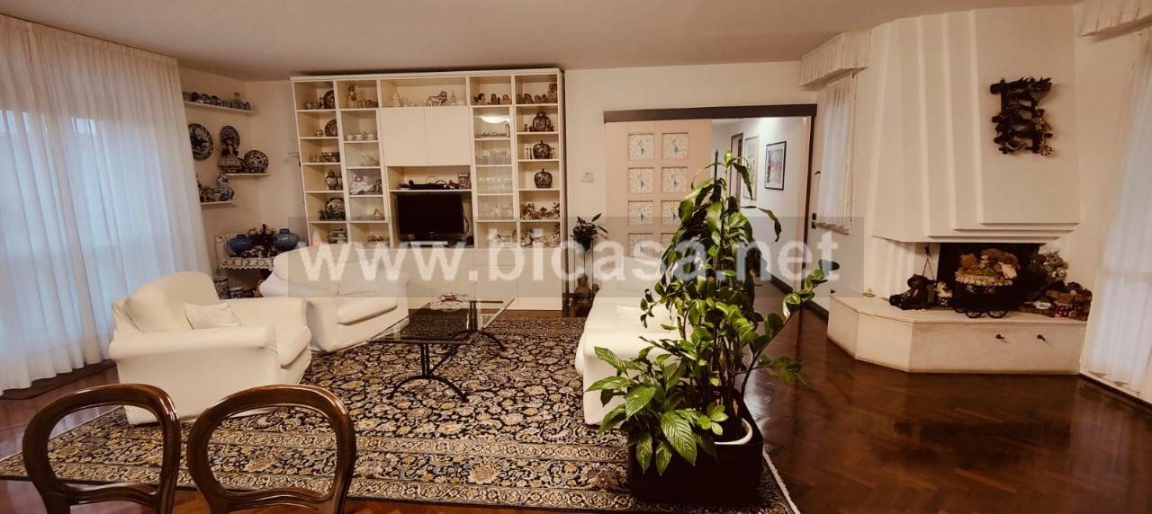 3 غرف نوم بانتهاوس في Pesaro, Italy رقم 100385