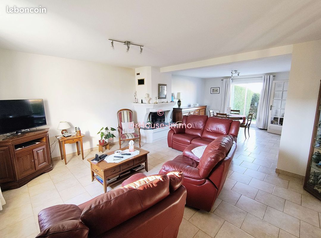 3 bedrooms House in Marly-la-Ville, France No. 151487