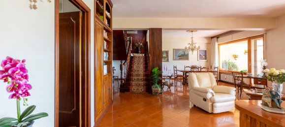 8 bedrooms House in Falconara Marittima, Italy No. 378017 2