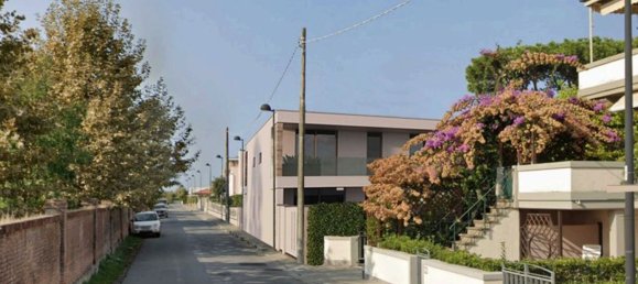 4 rooms Duplex in Camaiore, Italy No. 42921 9