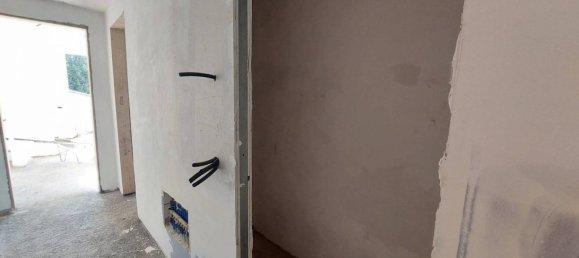 2 Schlafzimmer Wohnung in Florence, Italy, Nr. 328766 3