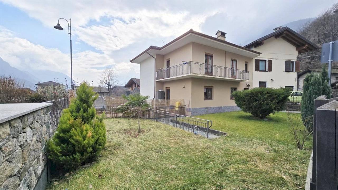 4-Zimmer Wohnung in Champdepraz, Italy, Nr. 11638