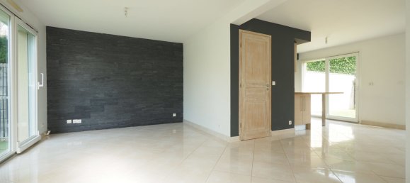 2 bedrooms House in Bois-d'Arcy, France No. 142010 5