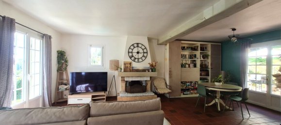 Casa de 3 dormitorios en Saint-Piat, France No. 50846 2