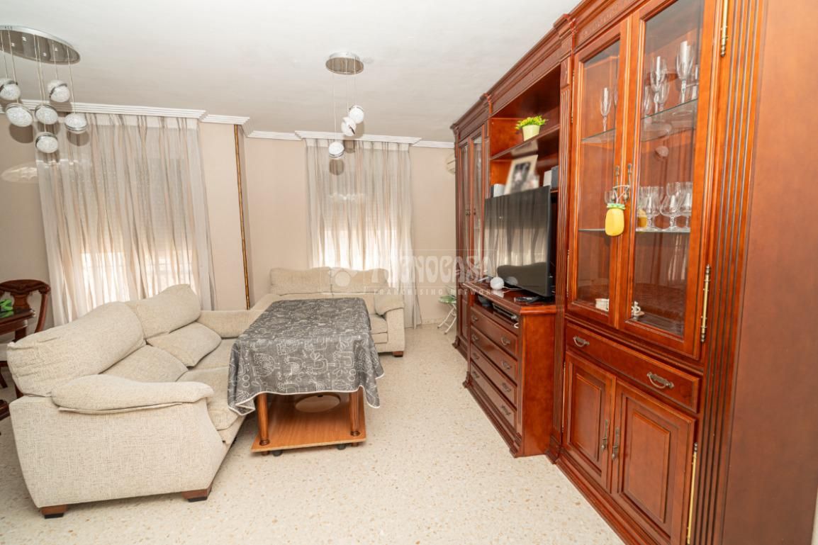 4 bedrooms Apartment in Linares, Spain No. 200394