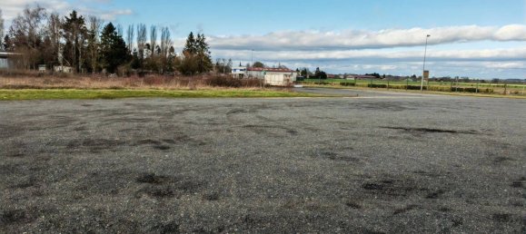 8000m² Commercial property in Tricot, France No. 254657 5