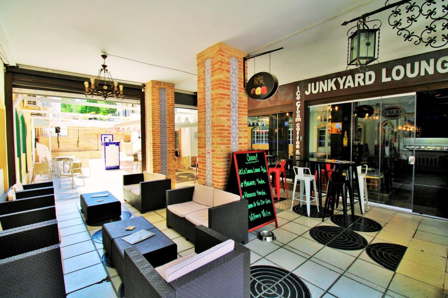  Commercial property in Alicante, Spain No. 181640