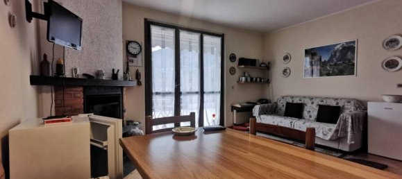 2 rooms Apartment in Centro Valle Intelvi, Italy No. 119635 2