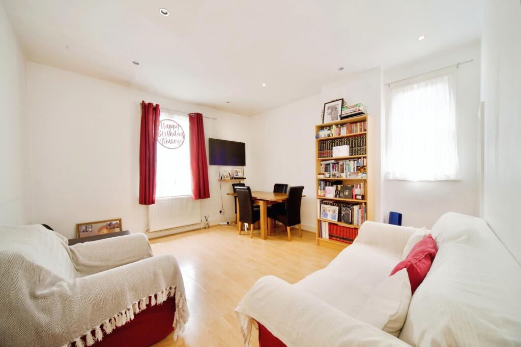 2 bedrooms Apartment in London, United Kingdom No. 11688