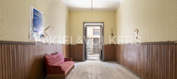 Дом с 5 спальнями в Виттория, Италия № 105192 15