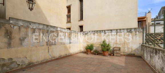 Дом с 5 спальнями в Виттория, Италия № 105192 14