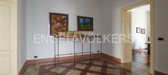 Дом с 5 спальнями в Виттория, Италия № 105192 7