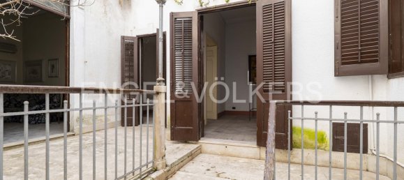 Дом с 5 спальнями в Виттория, Италия № 105192 6